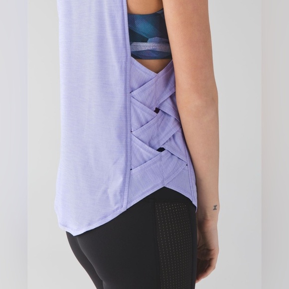 Lululemon Var-City Muscle Tank in Heathered Lilac Made With Seriously Light Luon - Picture 6 of 9